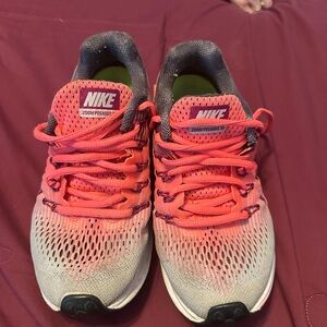 Nike Zoom Pegasus 31 Pink and Gray Sneakers